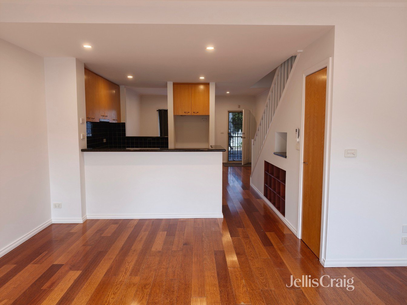 16/5 Evans Street, Brunswick image 2