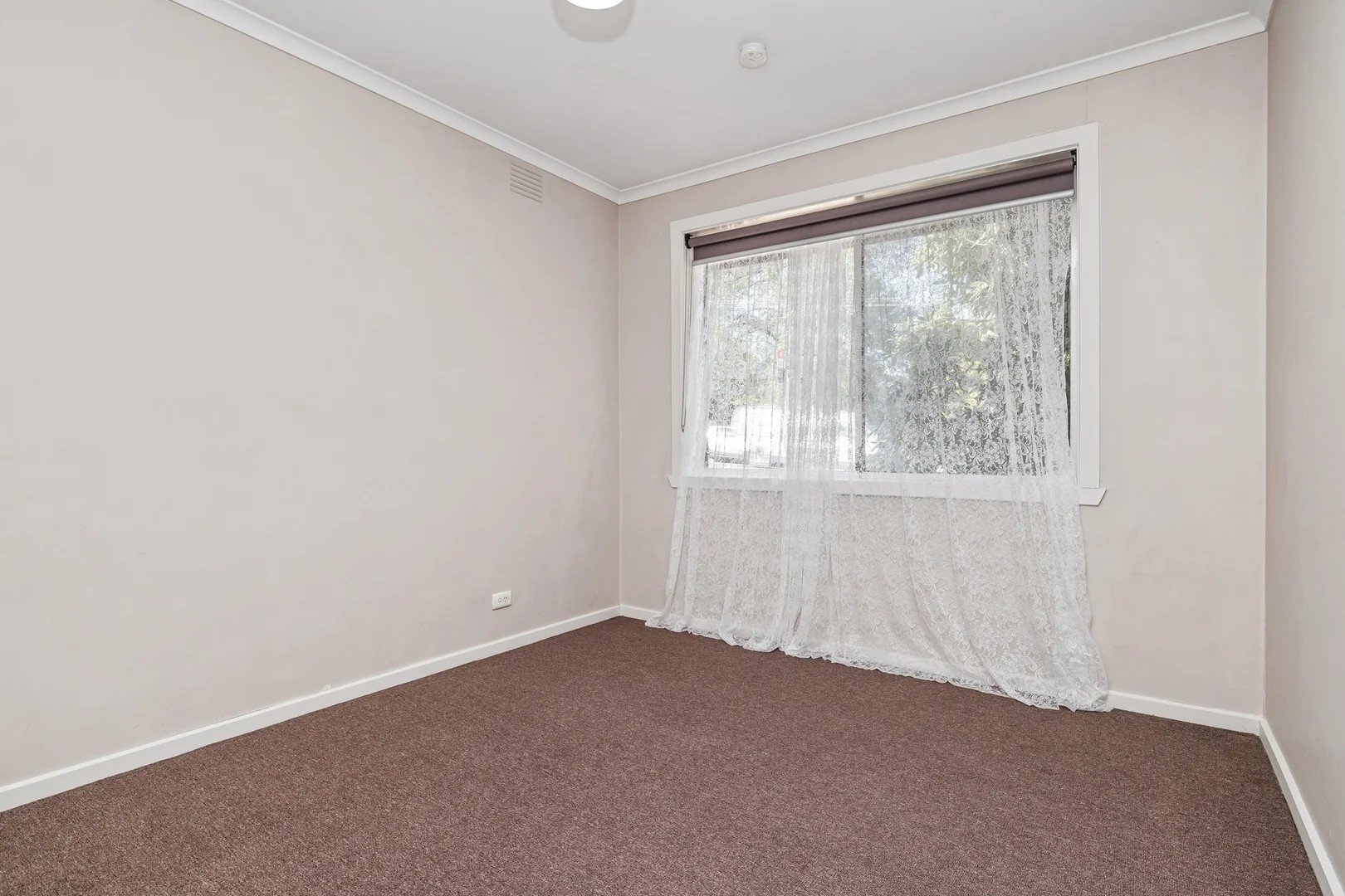 1/65 Hewish Road, Croydon image 5