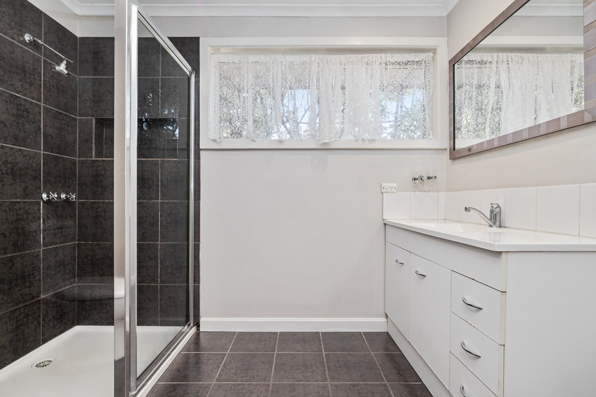 1/65 Hewish Road, Croydon image 6