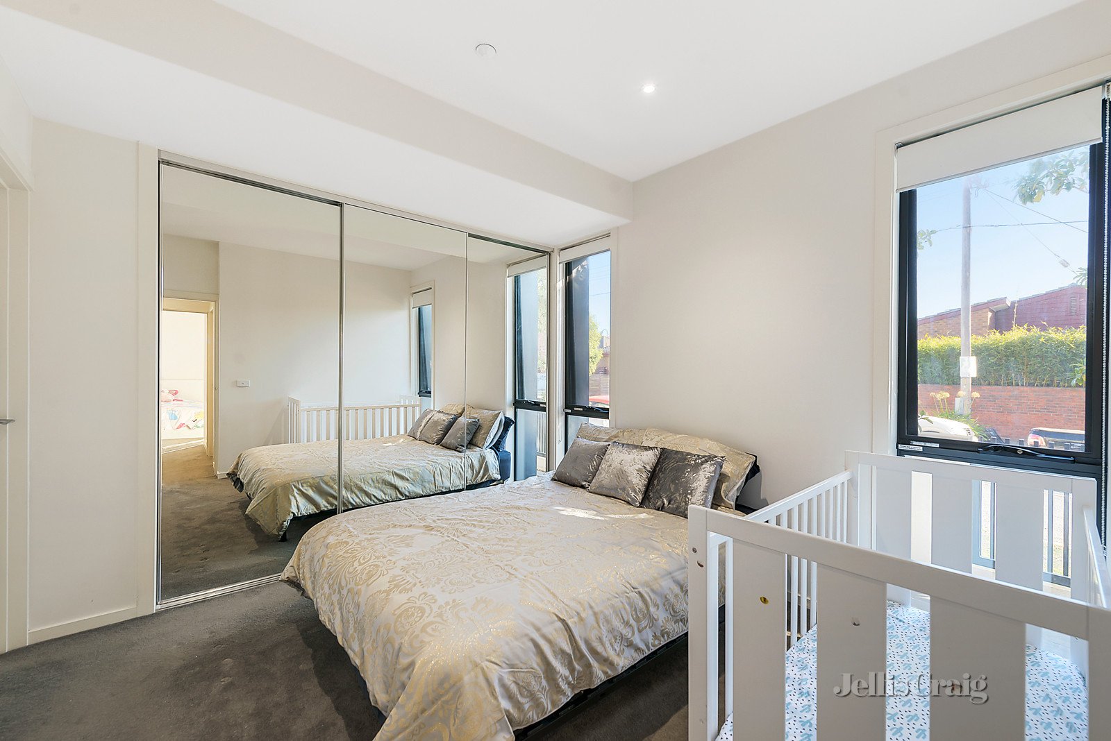 1/650 Centre Road, Bentleigh East image 5