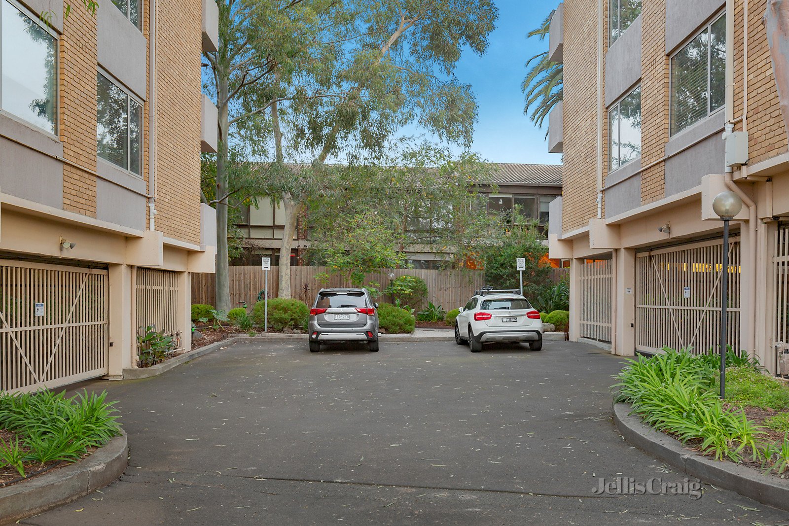 16/521-527 Royal Parade, Parkville image 18