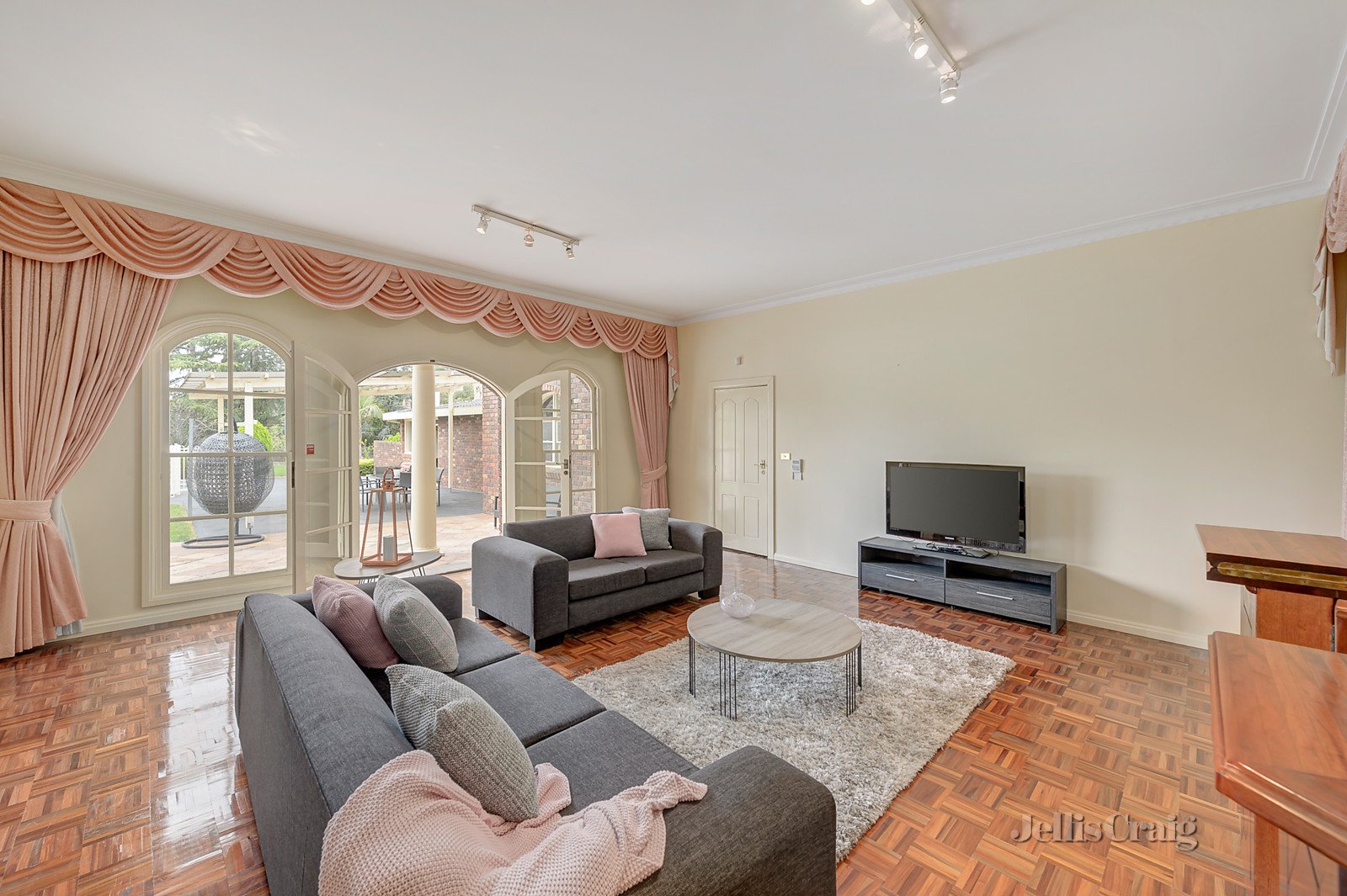 166-168 Serpells Road, Templestowe image 4