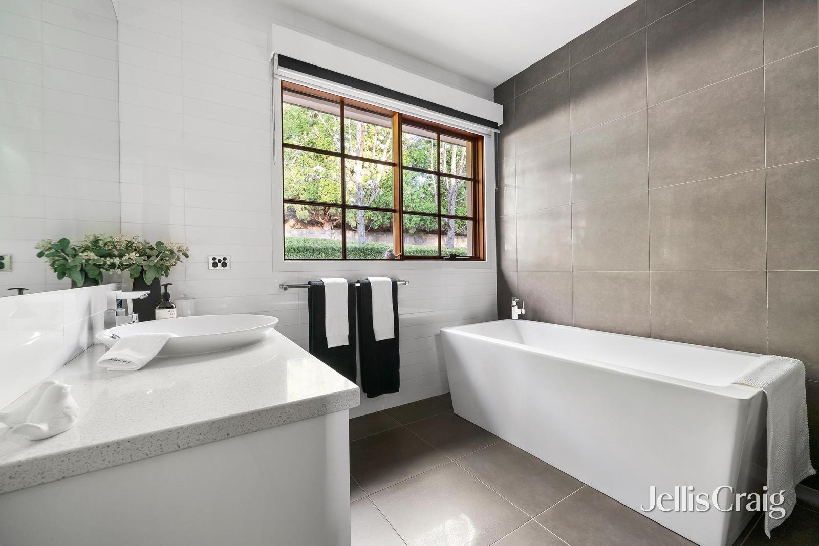 166 Allendale Road, Eltham image 16