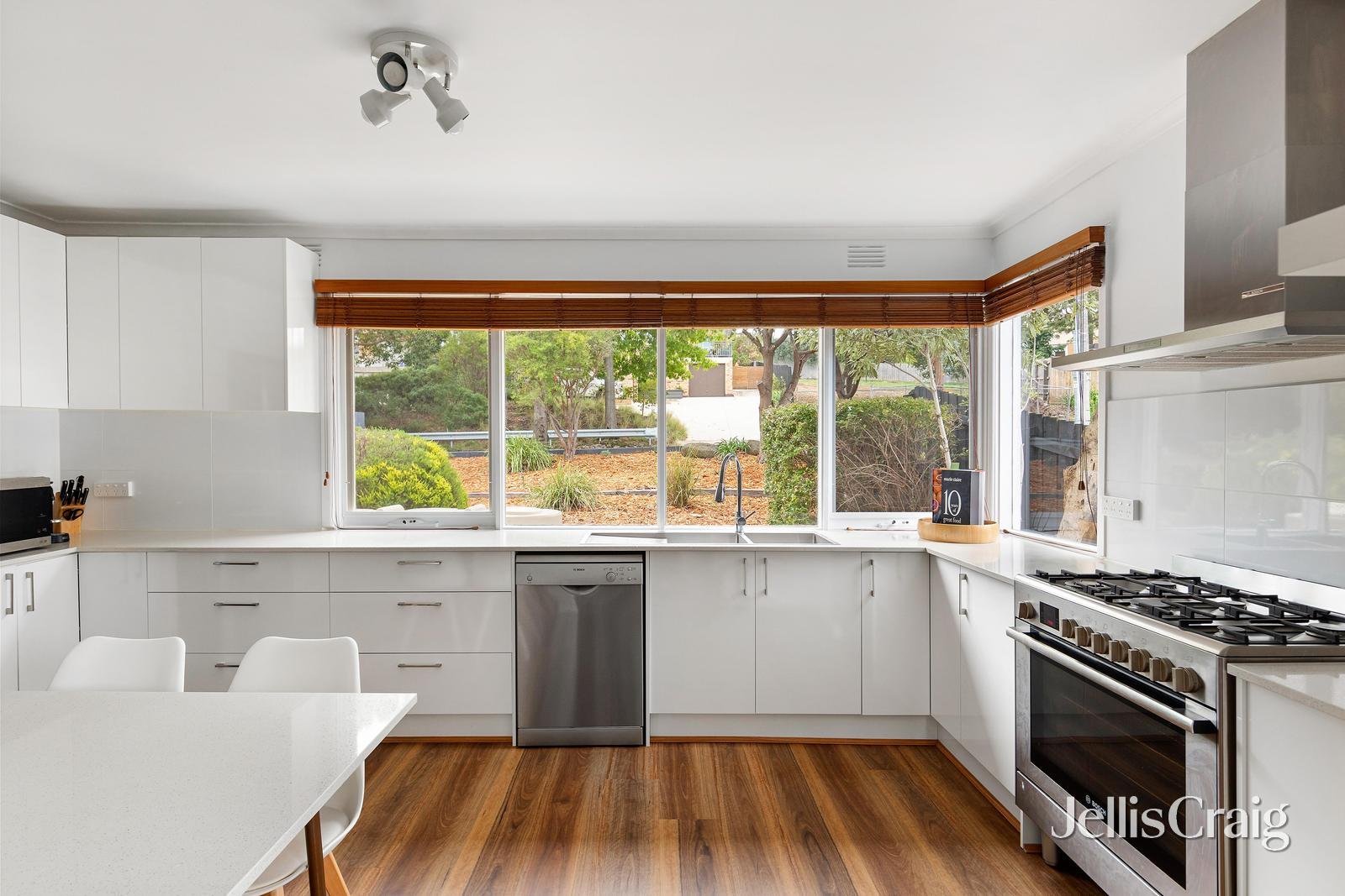 166 Beverley Road, Rosanna image 3