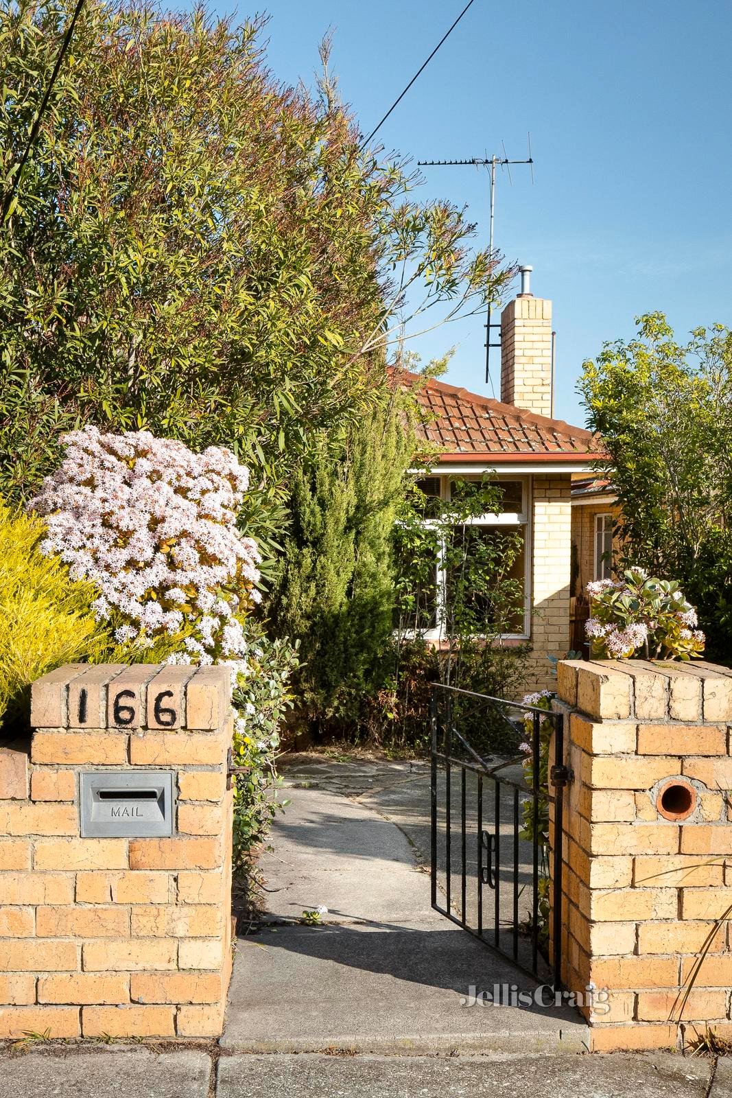 166 Clarke Street, Northcote image 2