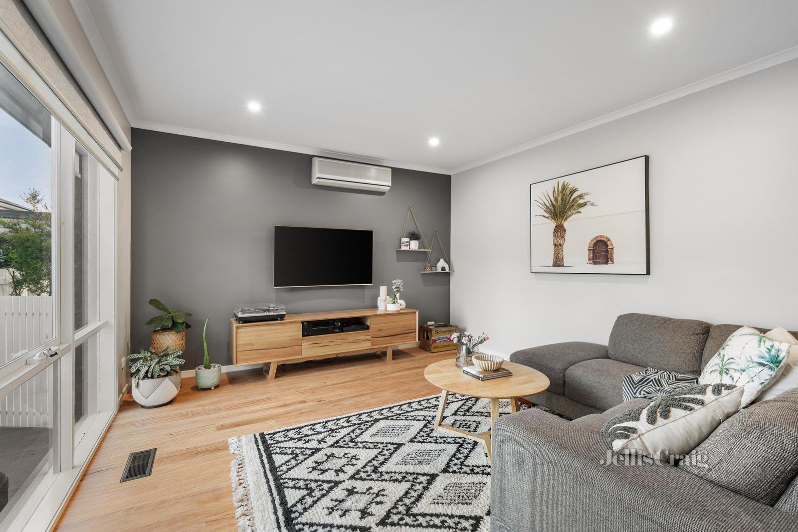 1/66 Mahoneys Road, Forest Hill image 2