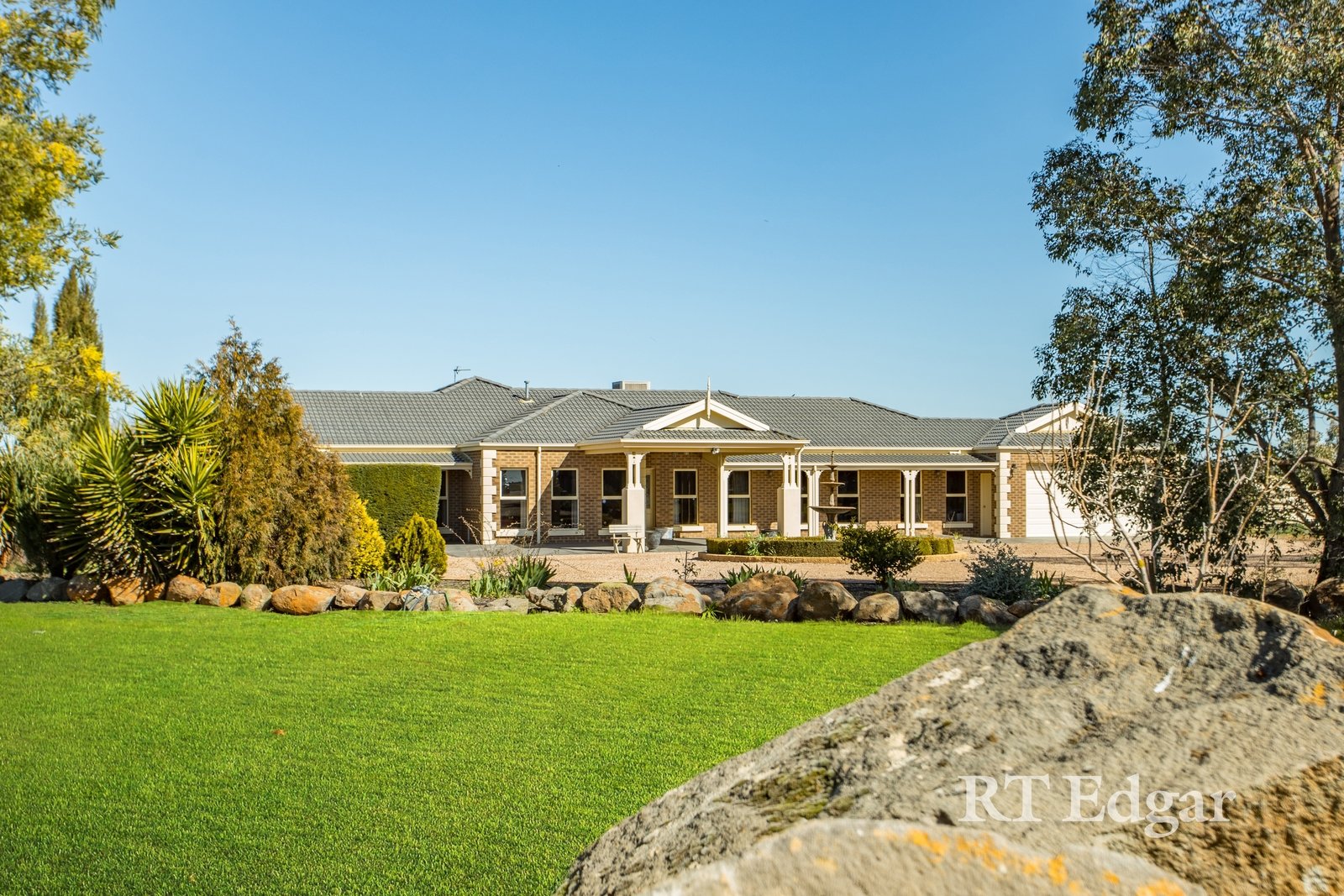Property Gallery Thumbnail 3