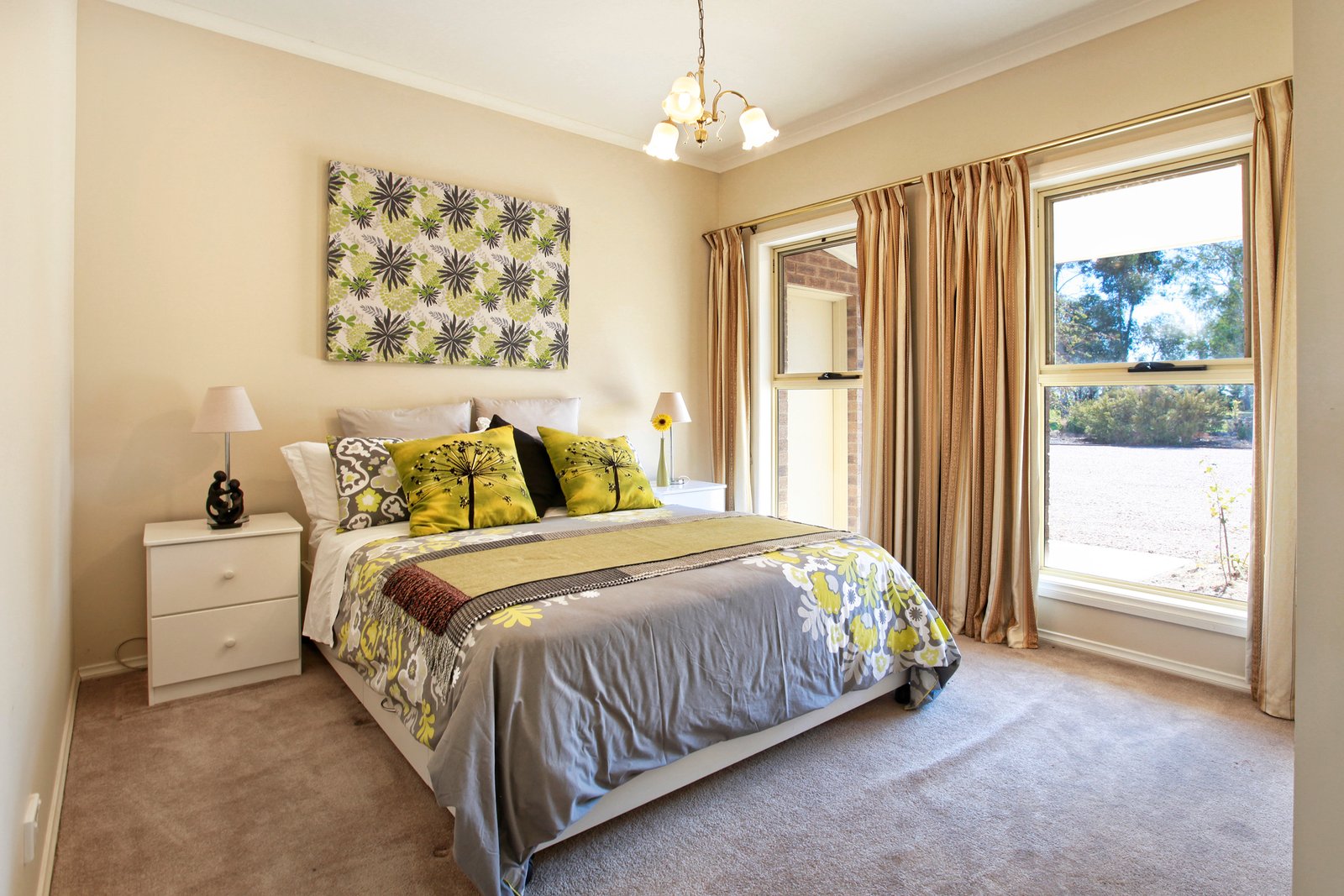 Property Gallery Thumbnail 9