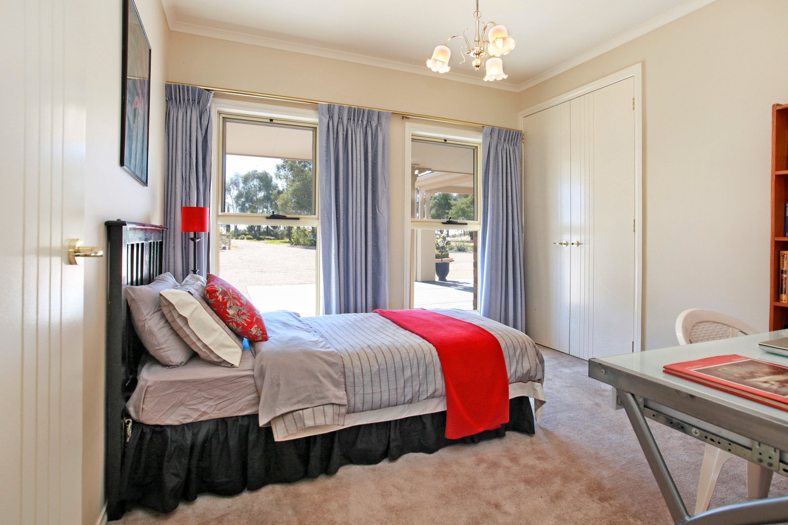 Property Gallery Thumbnail 11