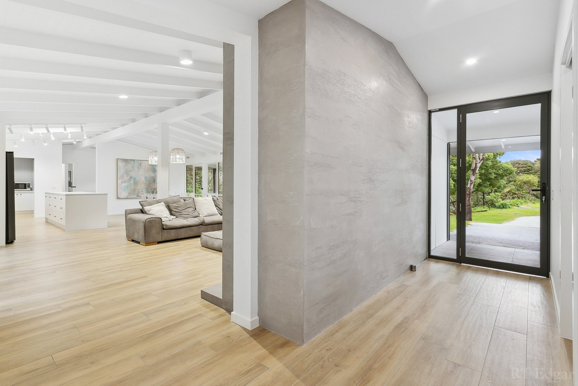 Property Gallery Thumbnail 7