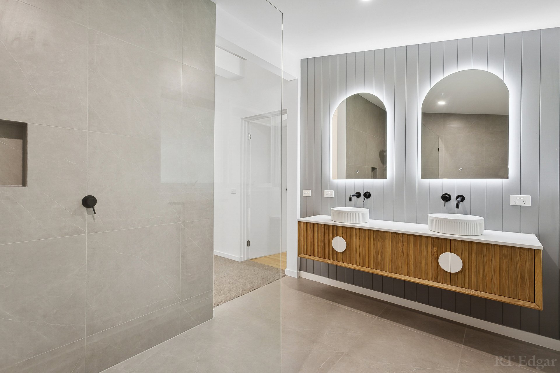 Property Gallery Thumbnail 13