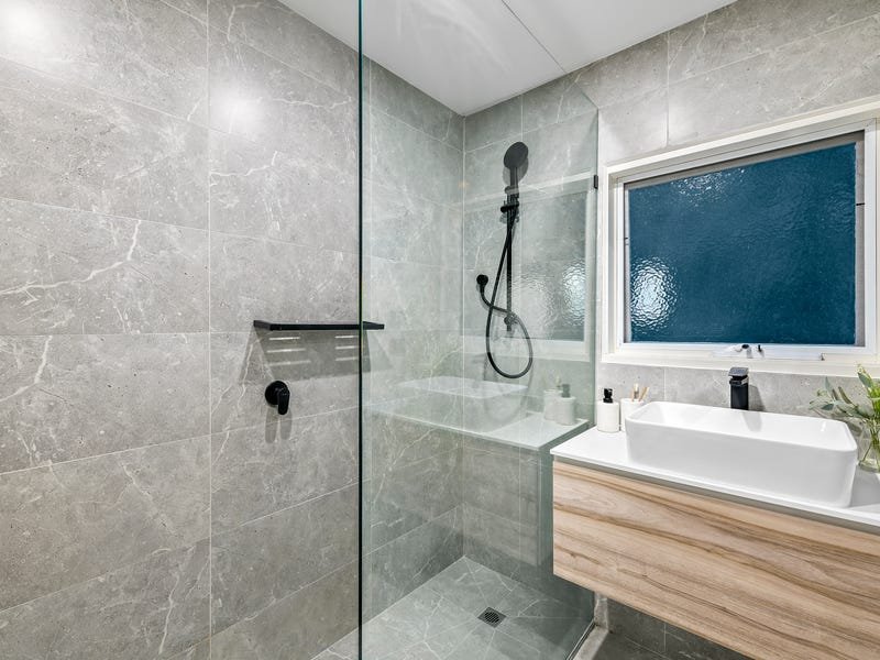 Property Gallery Thumbnail 8