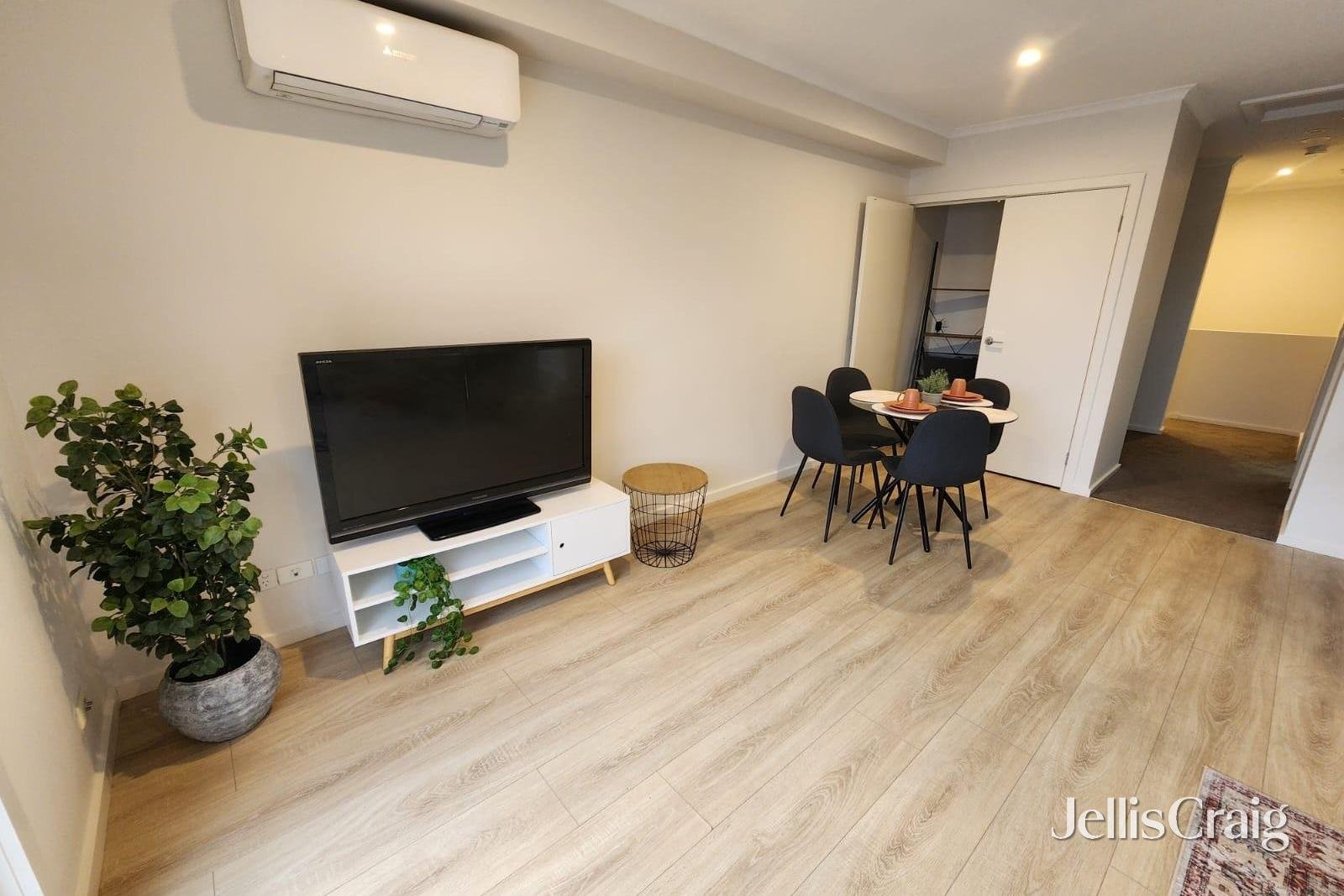 1/67 Haig Street, Heidelberg Heights image 4