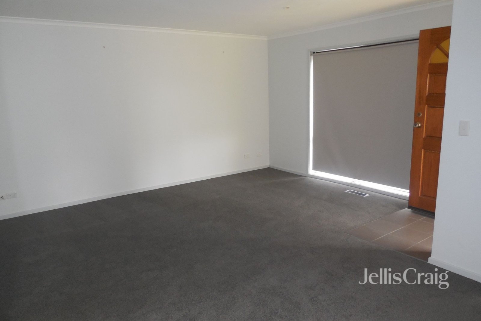 1/67 Nell Street, Greensborough image 4
