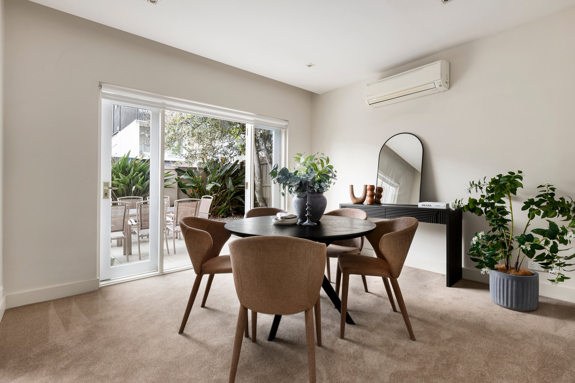 Property Gallery Thumbnail 3