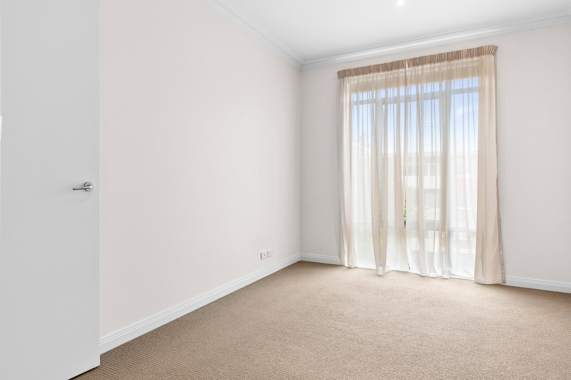 Property Gallery Thumbnail 6