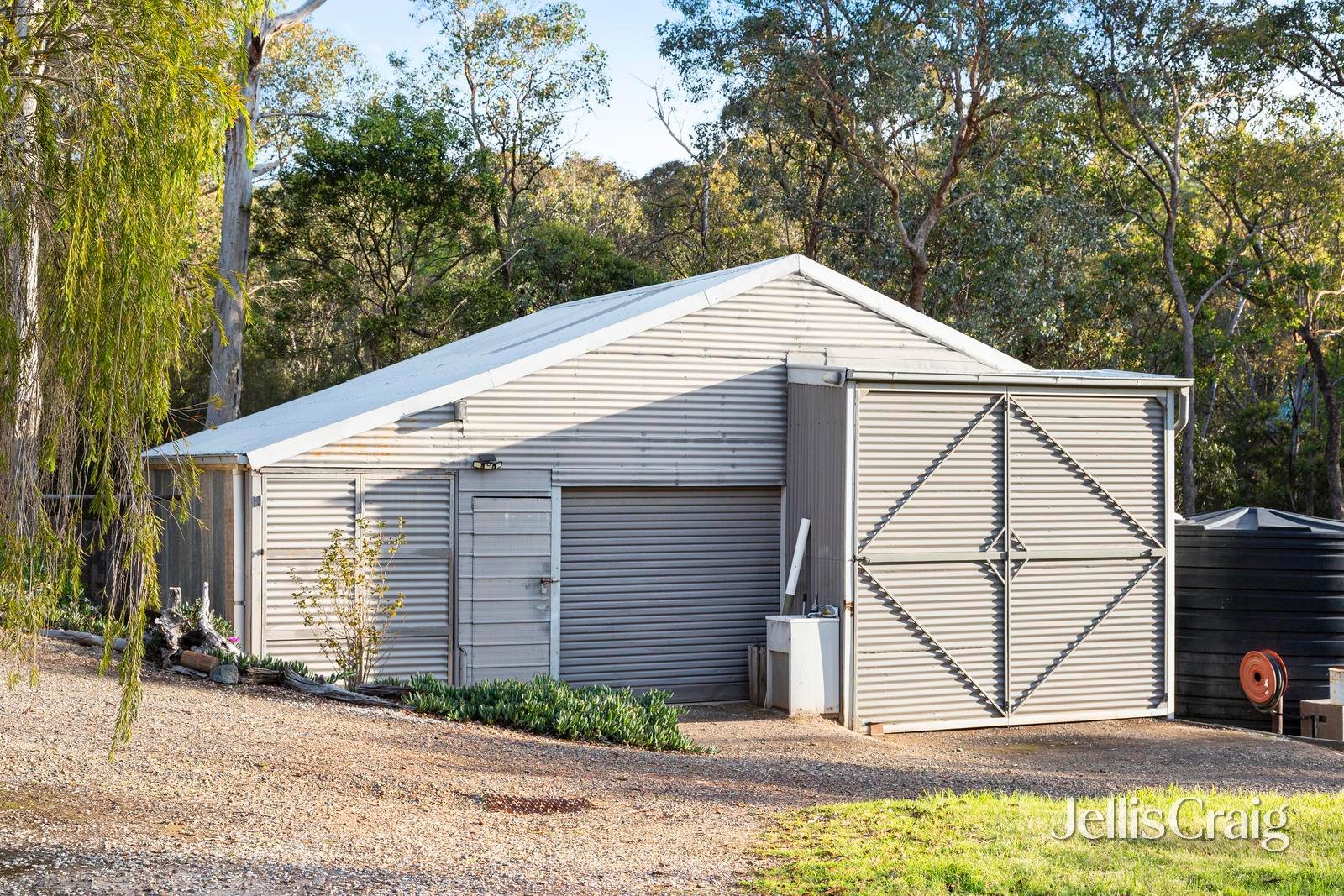 1672 Eltham-Yarra Glen Road, Christmas Hills image 17