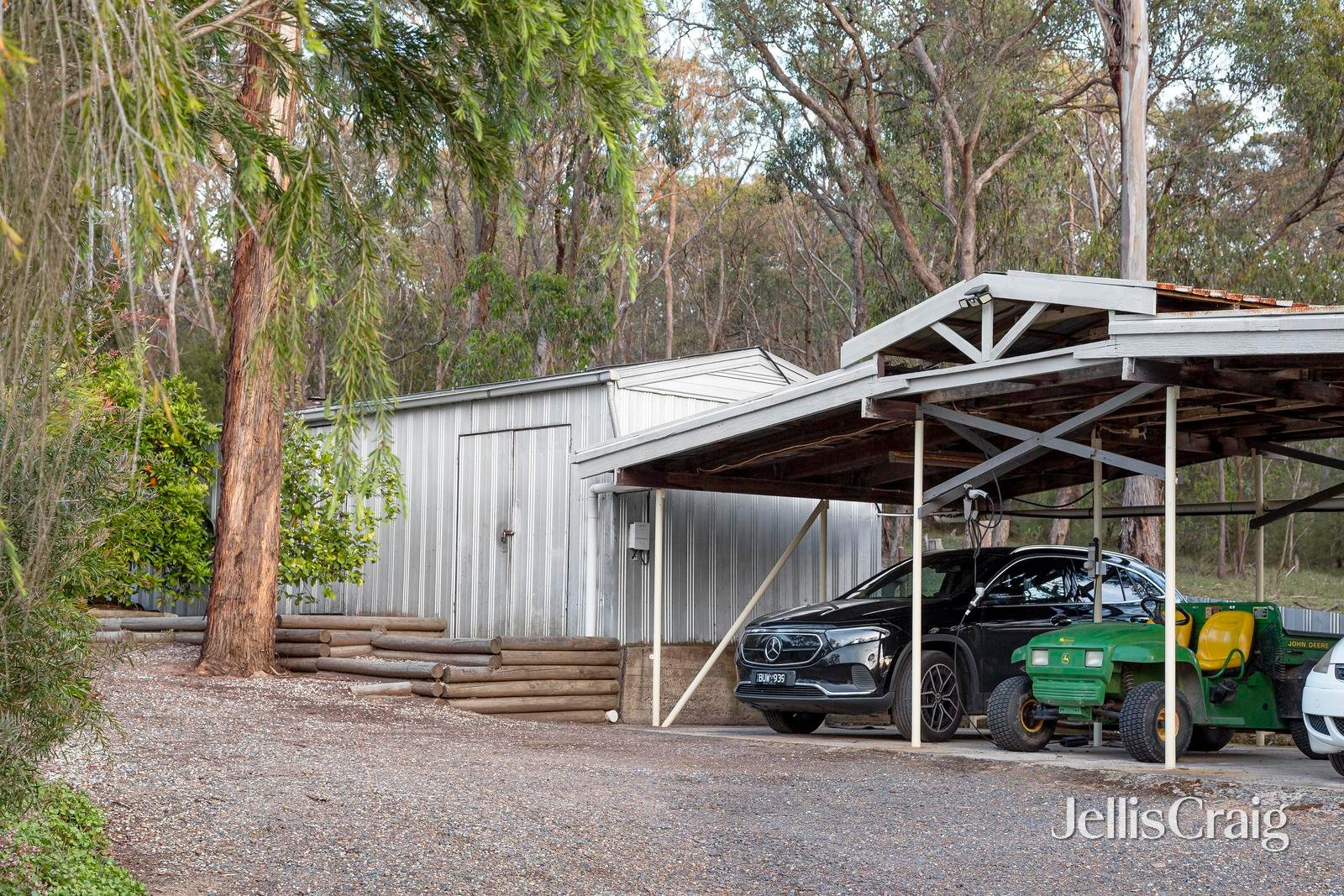 1672 Eltham-Yarra Glen Road, Christmas Hills image 18