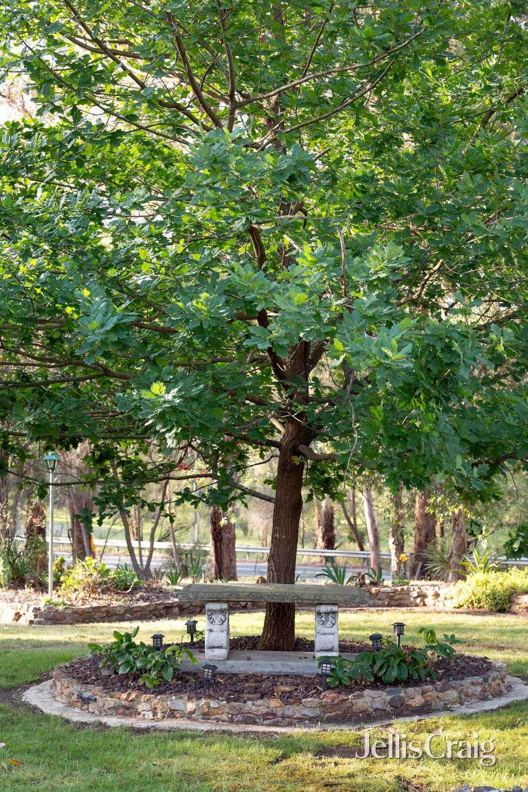 1672 Eltham-Yarra Glen Road, Christmas Hills image 24