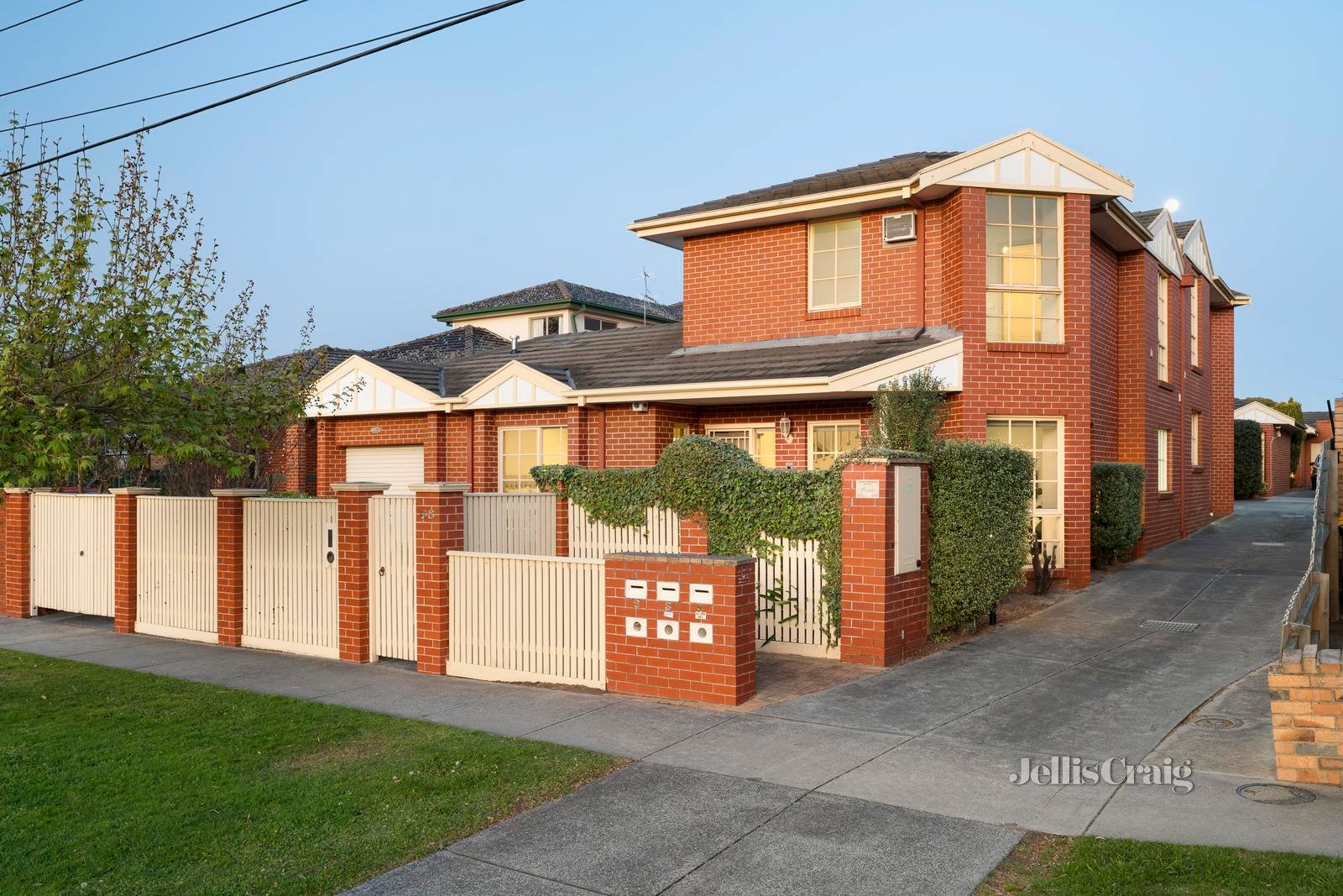 1/68 Ardyne Street, Murrumbeena image 1