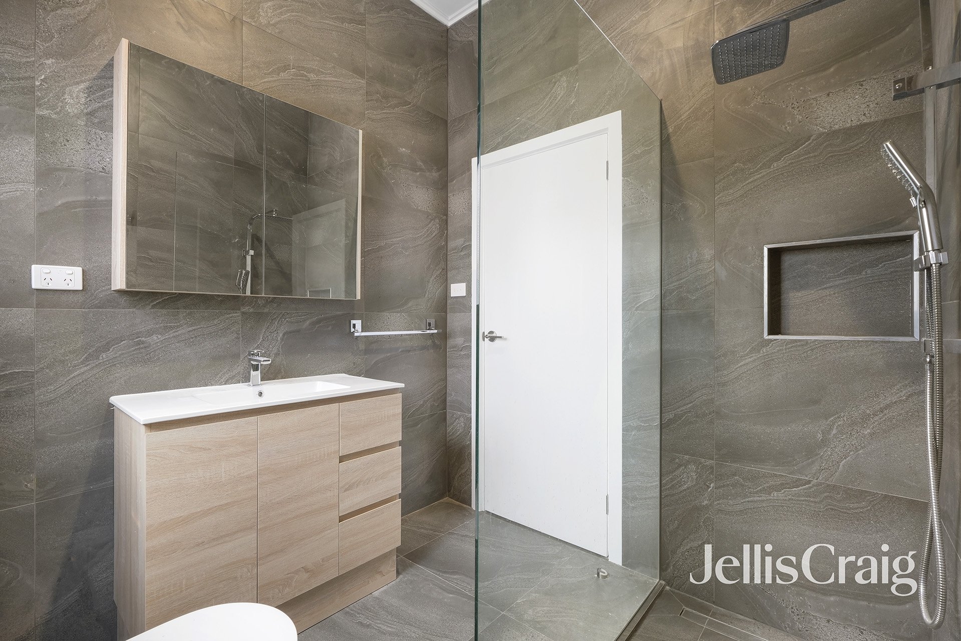 1/68 Balcombe Road, Mentone image 7
