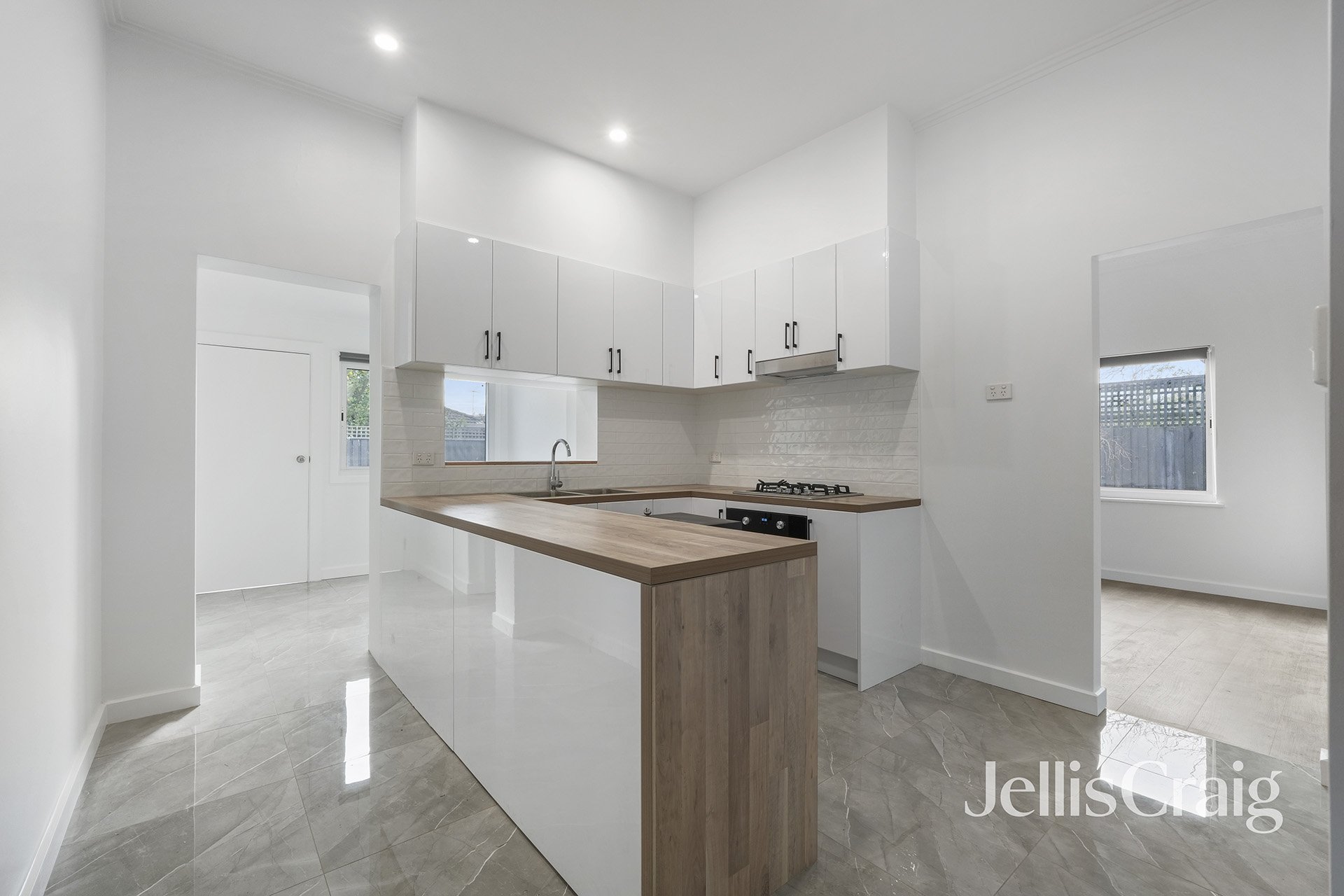 1/68 Balcombe Road, Mentone image 2
