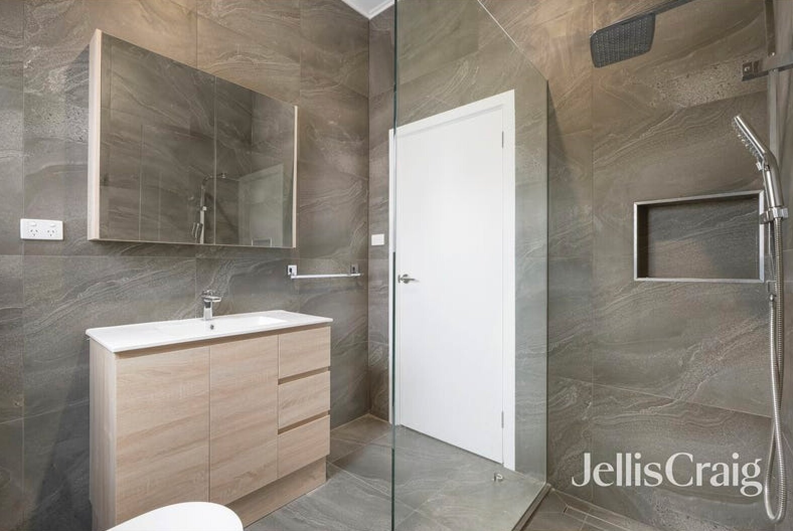 1/68 Balcombe Road, Mentone image 7