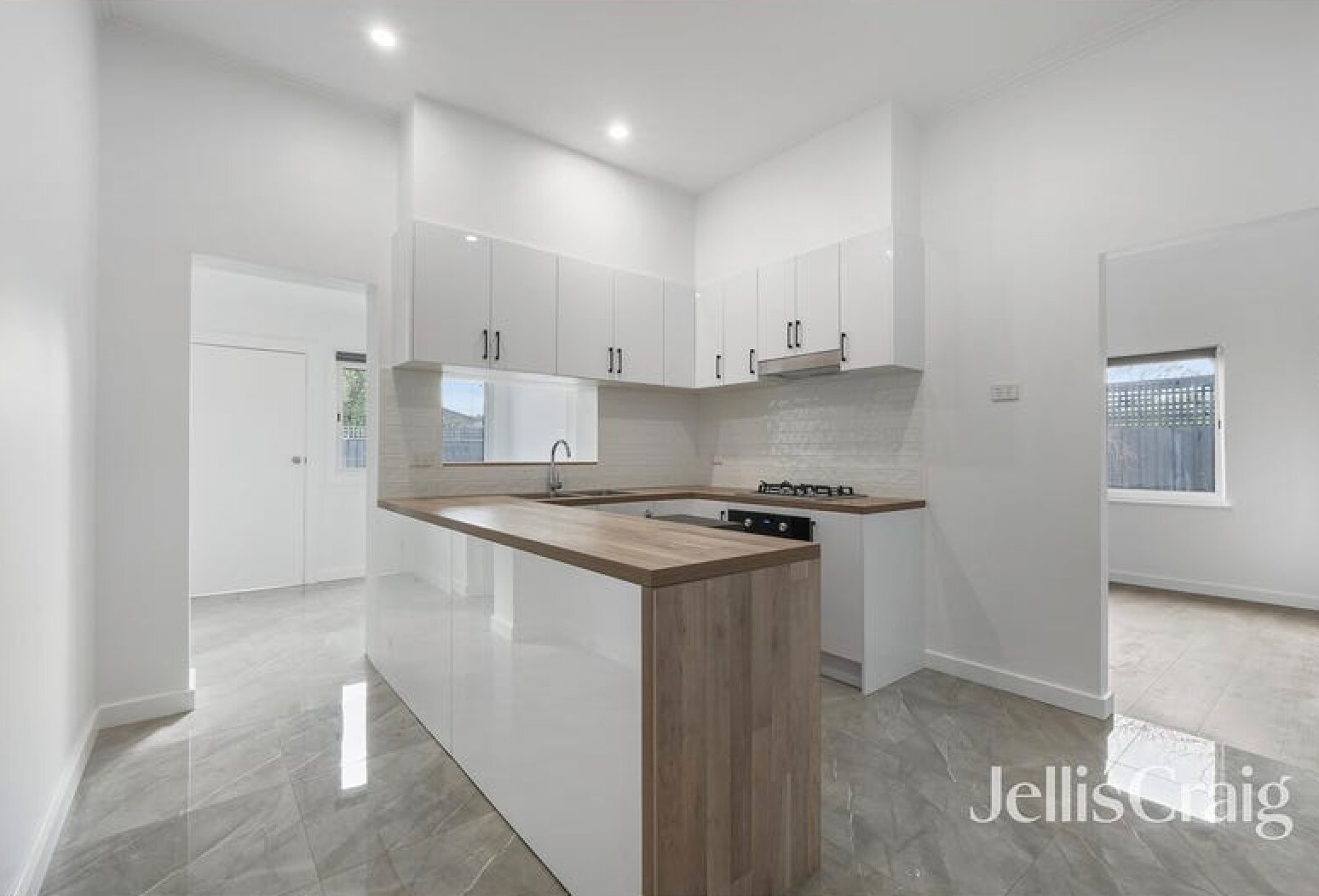 1/68 Balcombe Road, Mentone image 3