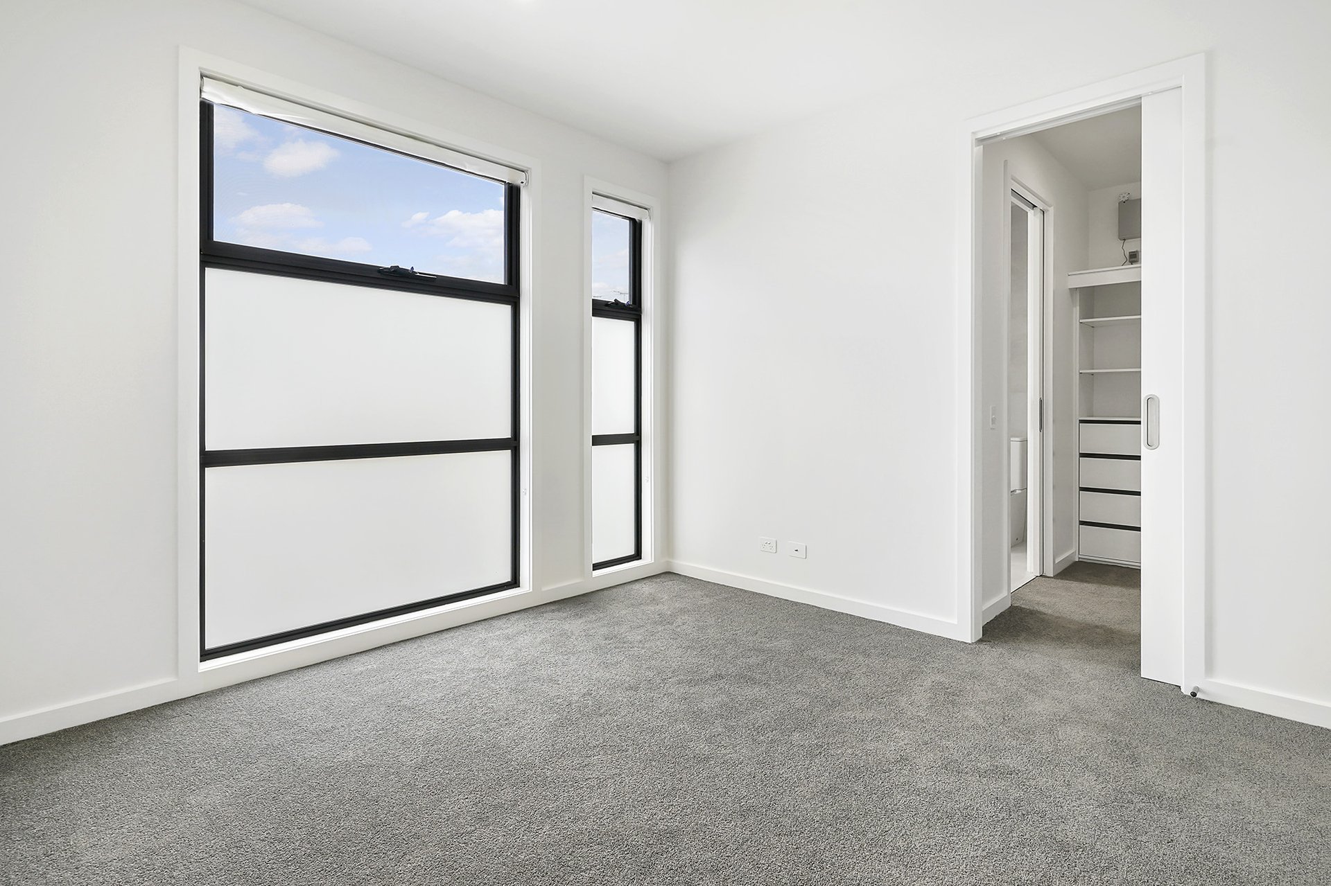 1/68 Barkly Street, Mordialloc image 4