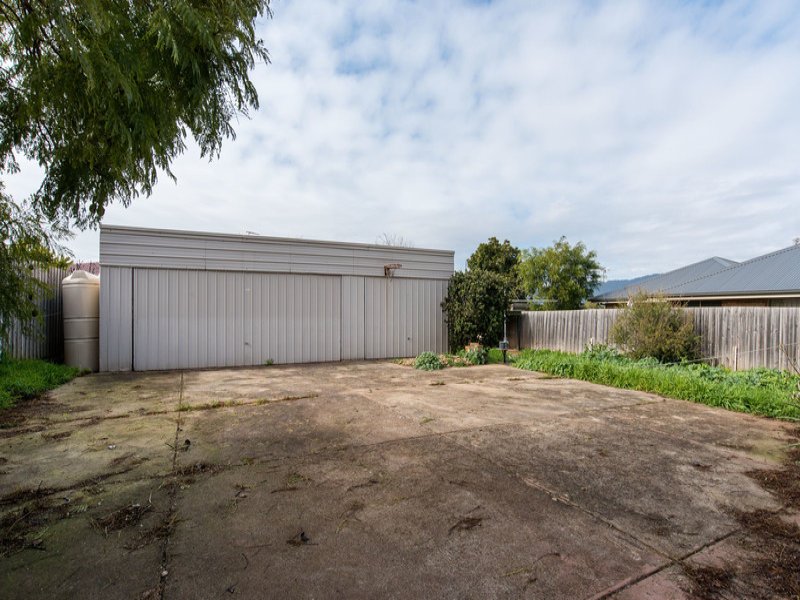 168 Hayrick Lane, Mooroolbark image 11