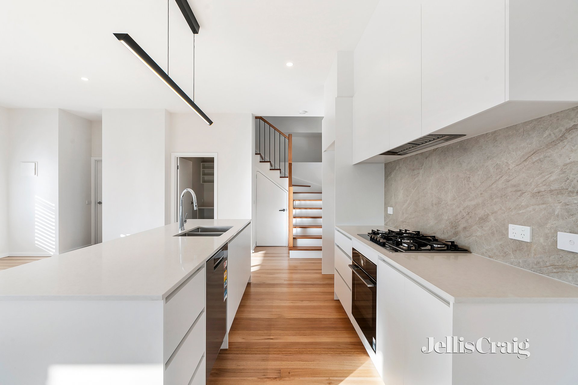 1/68 St James Road, Heidelberg image 2