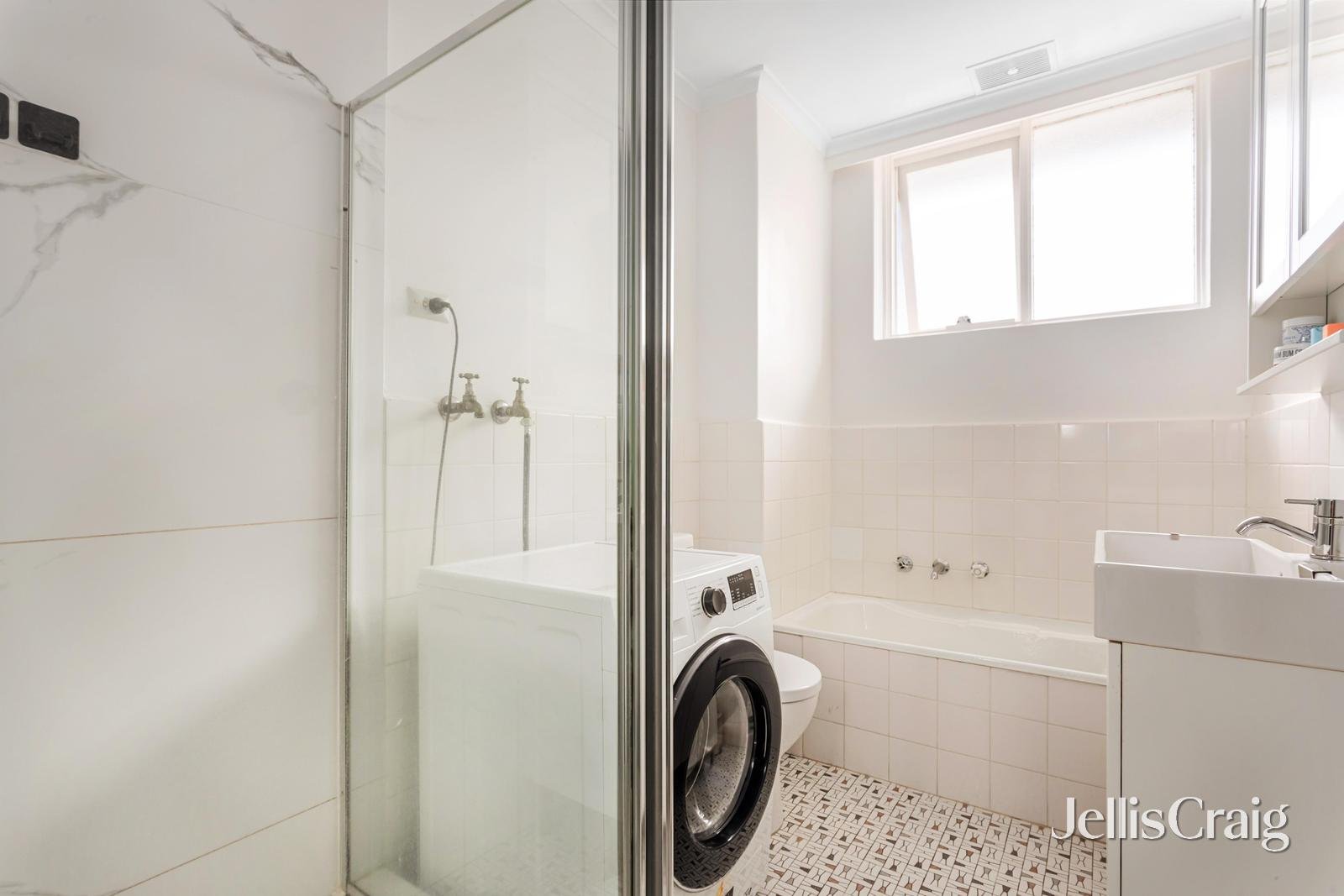 16/844 Malvern Road, Armadale image 5