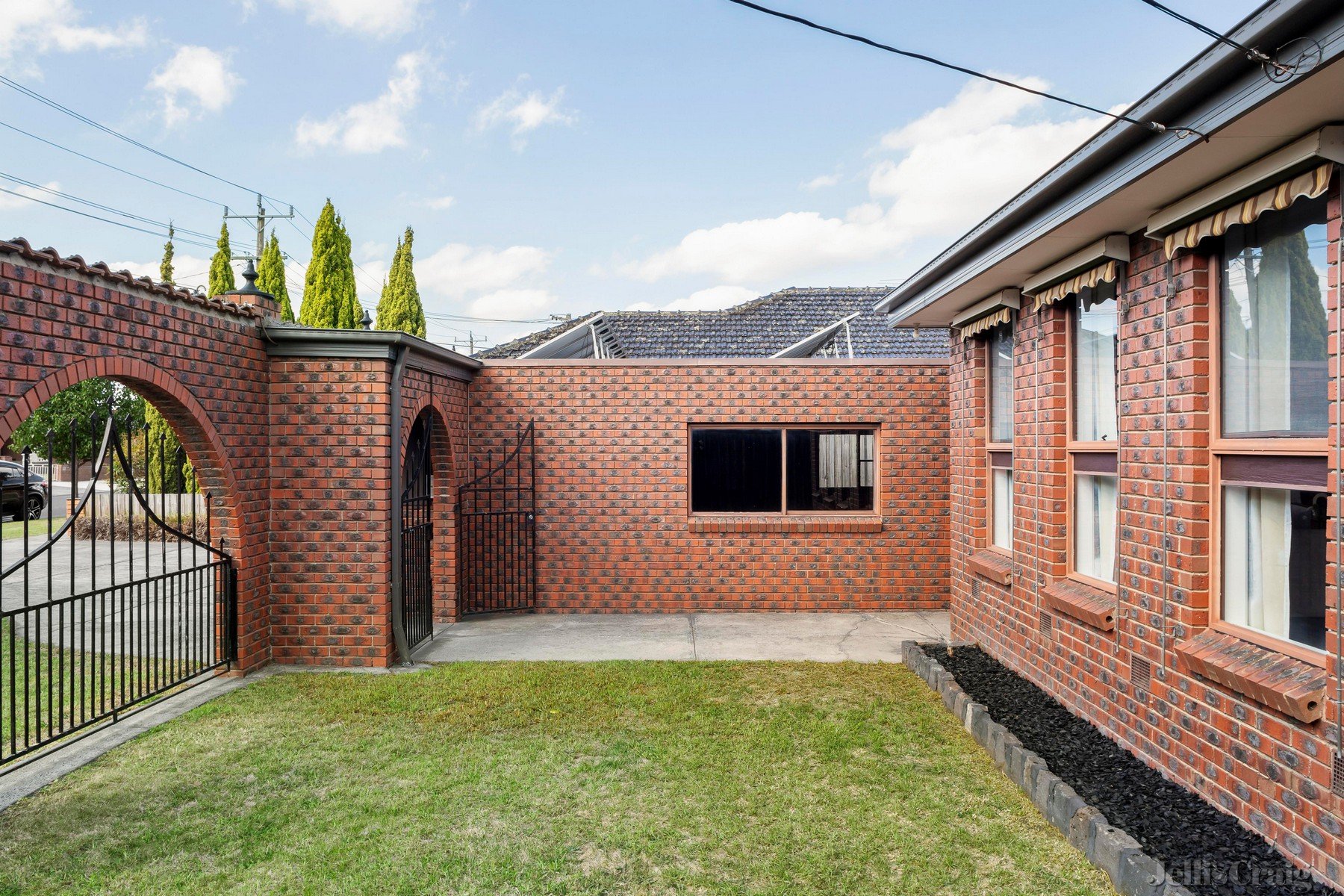 169 Glasgow Avenue, Reservoir image 10