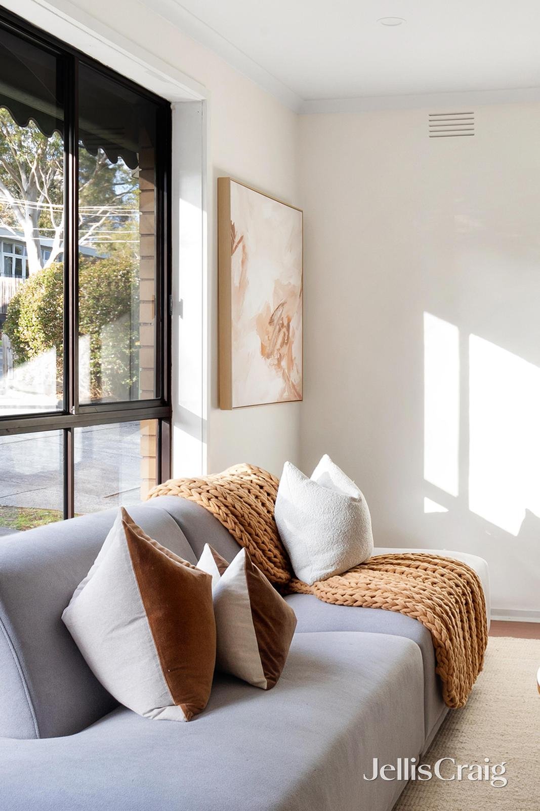 1/69 Nell Street, Greensborough image 3
