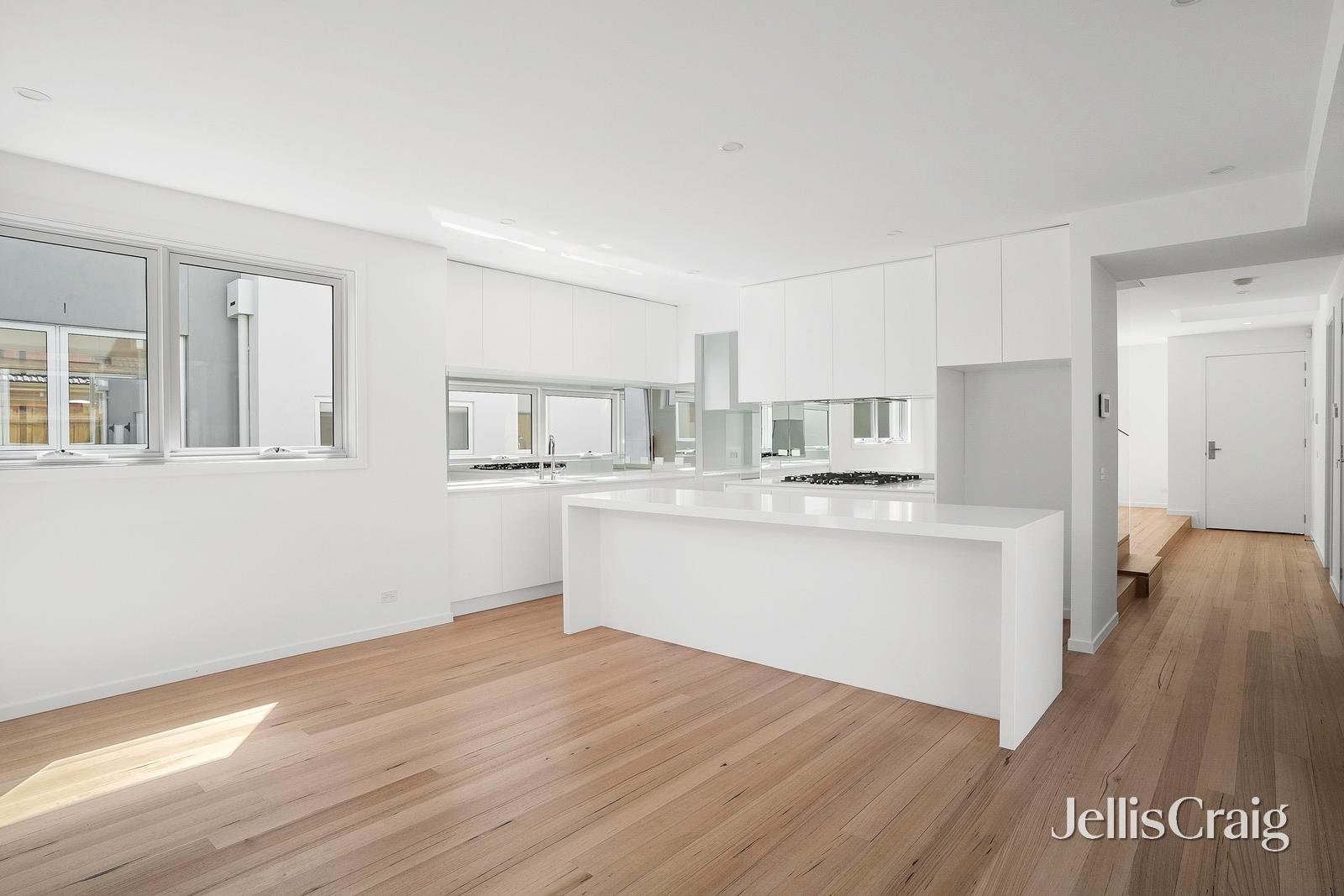 1/69 Park Crescent, Williamstown North image 2