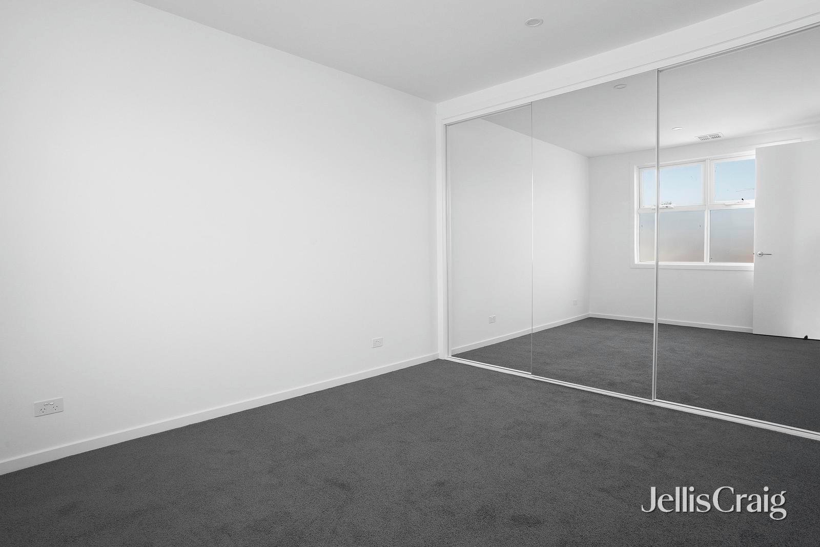 1/69 Park Crescent, Williamstown North image 6