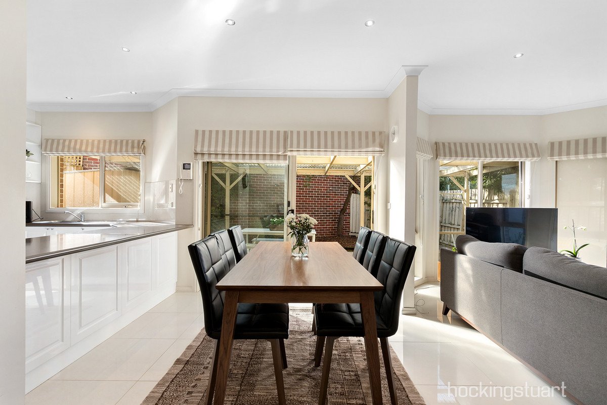 1/69 Russell Crescent, Doncaster East image 4