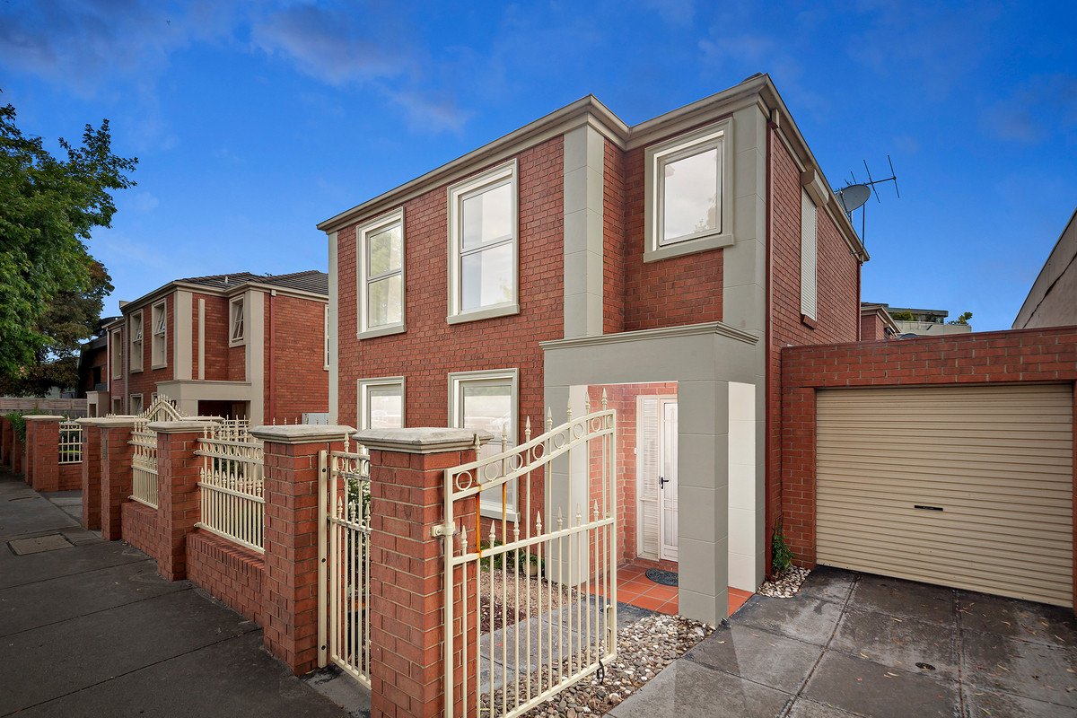 1/696 Burwood Road, Hawthorn East image 1