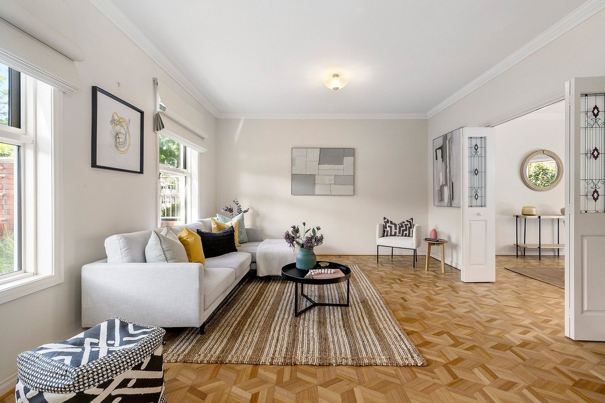 1/696 Burwood Road, Hawthorn East image 2
