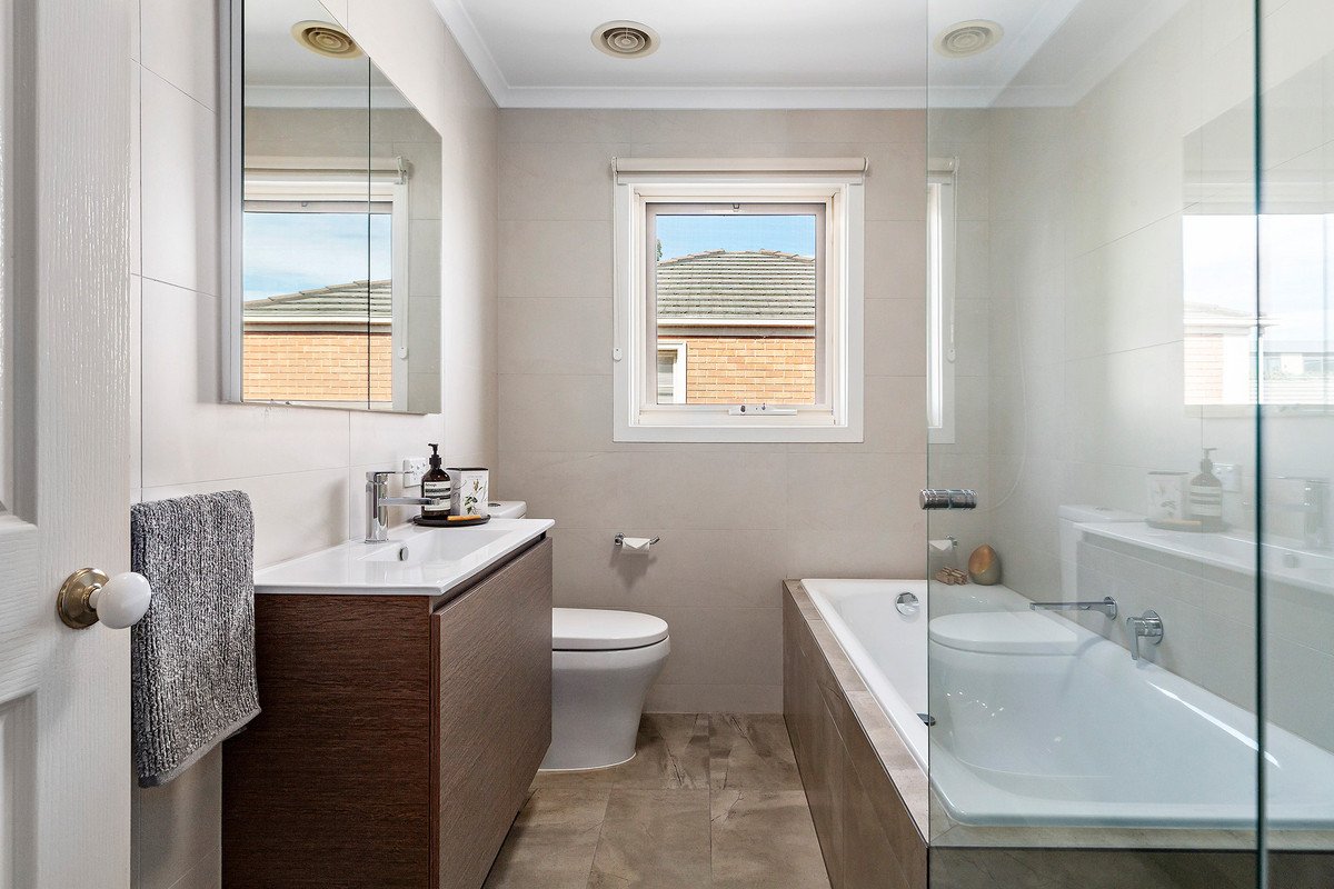 1/696 Burwood Road, Hawthorn East image 6
