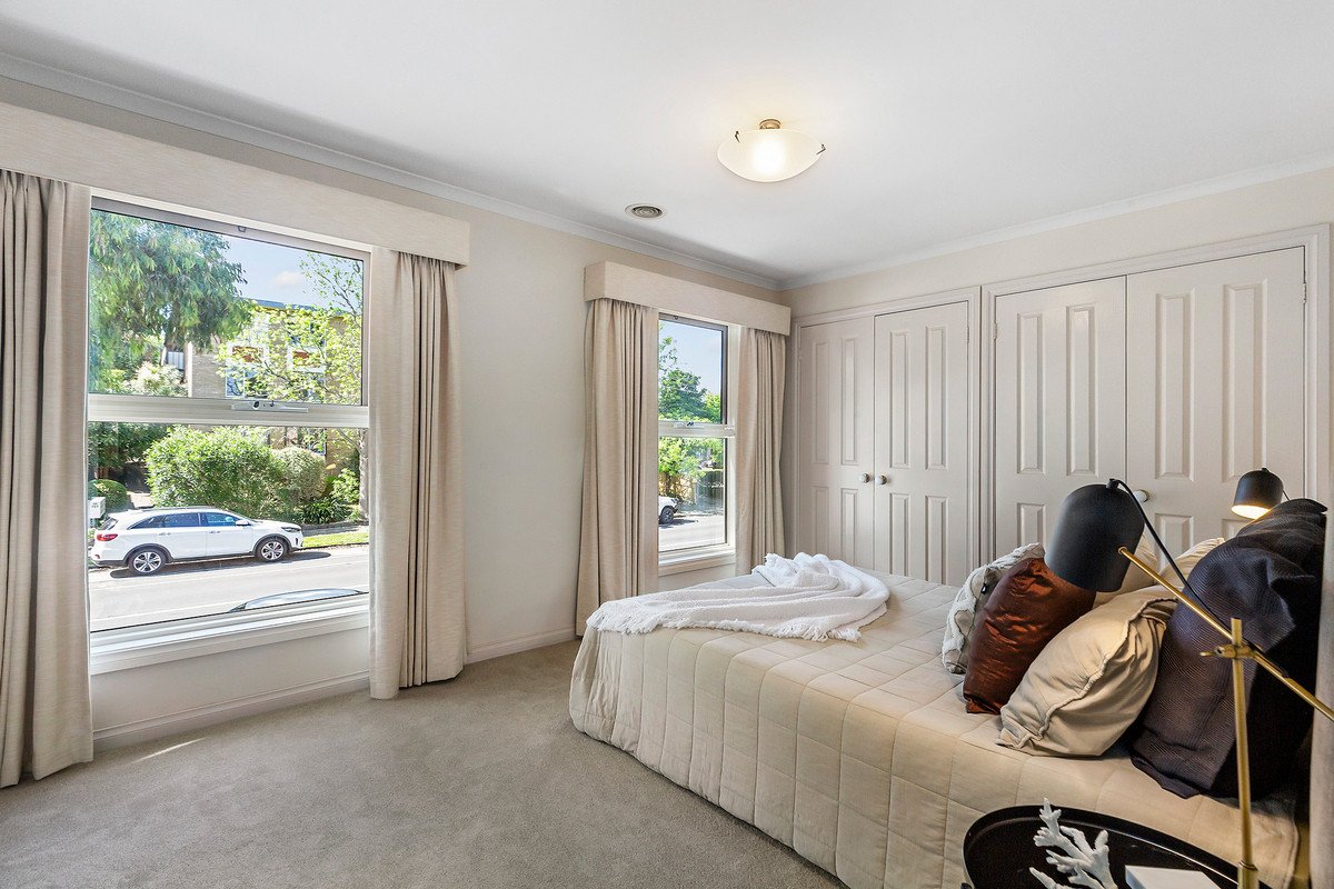 1/696 Burwood Road, Hawthorn East image 7