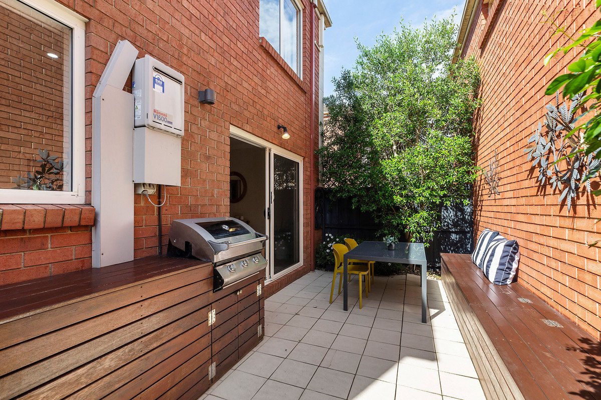 1/696 Burwood Road, Hawthorn East image 8