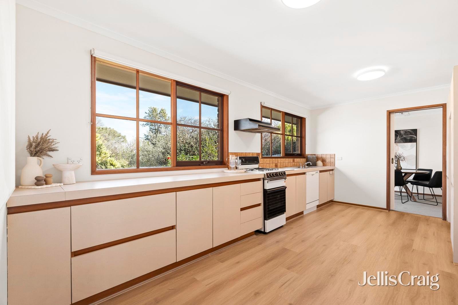 16A Bedford Court, Heathmont image 5