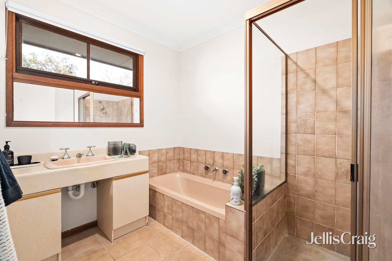 16A Bedford Court, Heathmont image 7