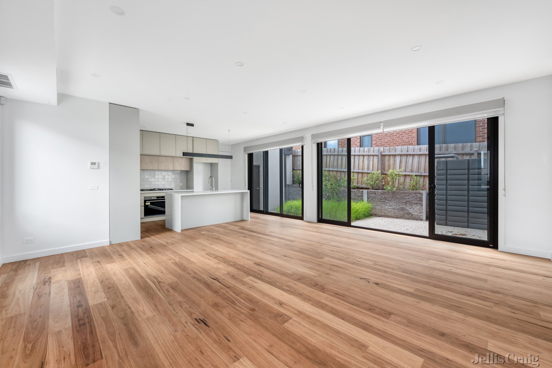 1/6A Chippendale Court, Templestowe image 2