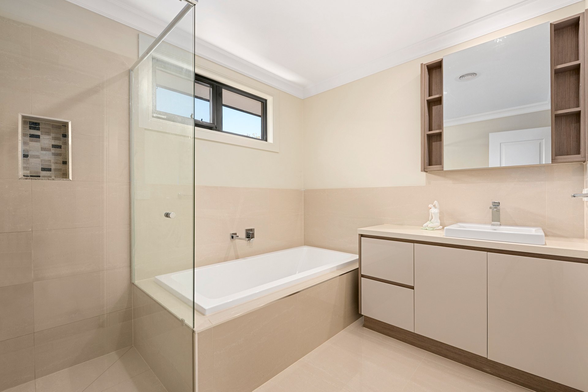 Property Gallery Thumbnail 4