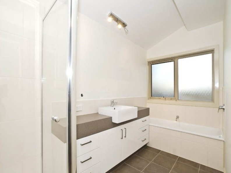 Property Gallery Thumbnail 3