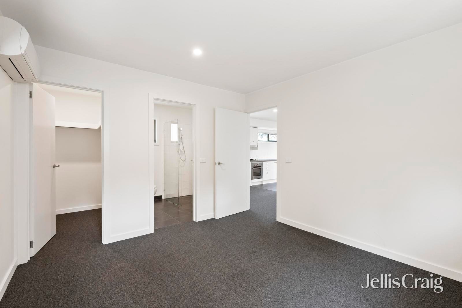 16a Ross Pincott Drive, Mooroolbark image 4