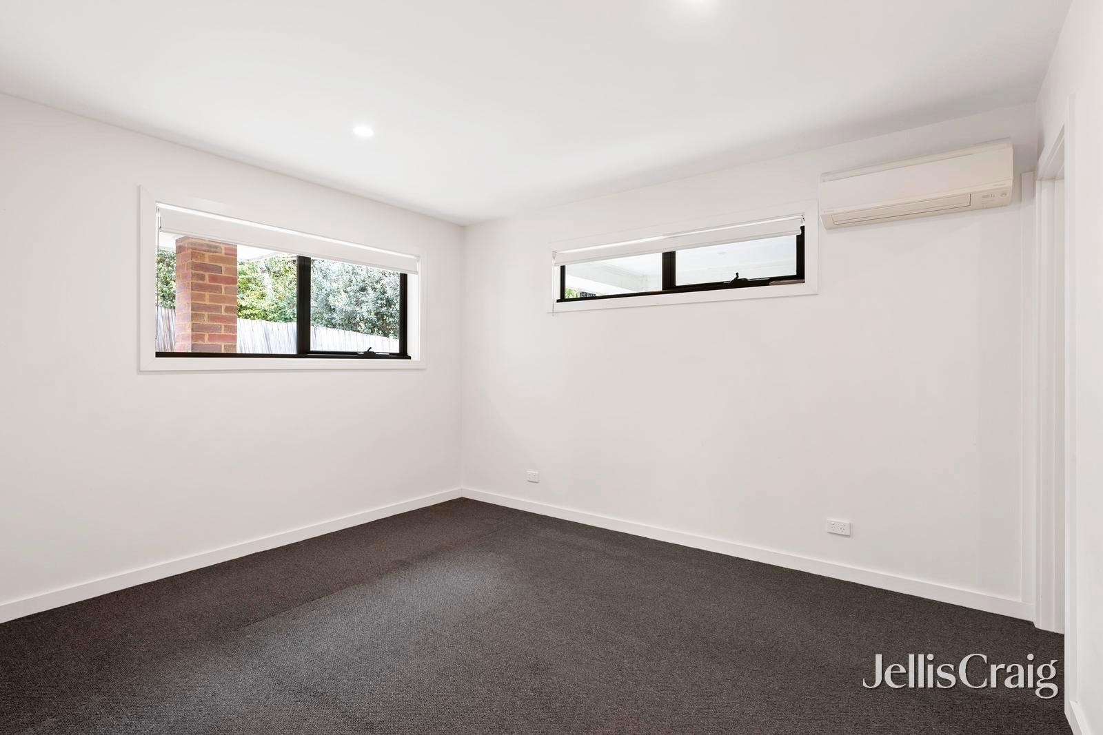 16a Ross Pincott Drive, Mooroolbark image 5