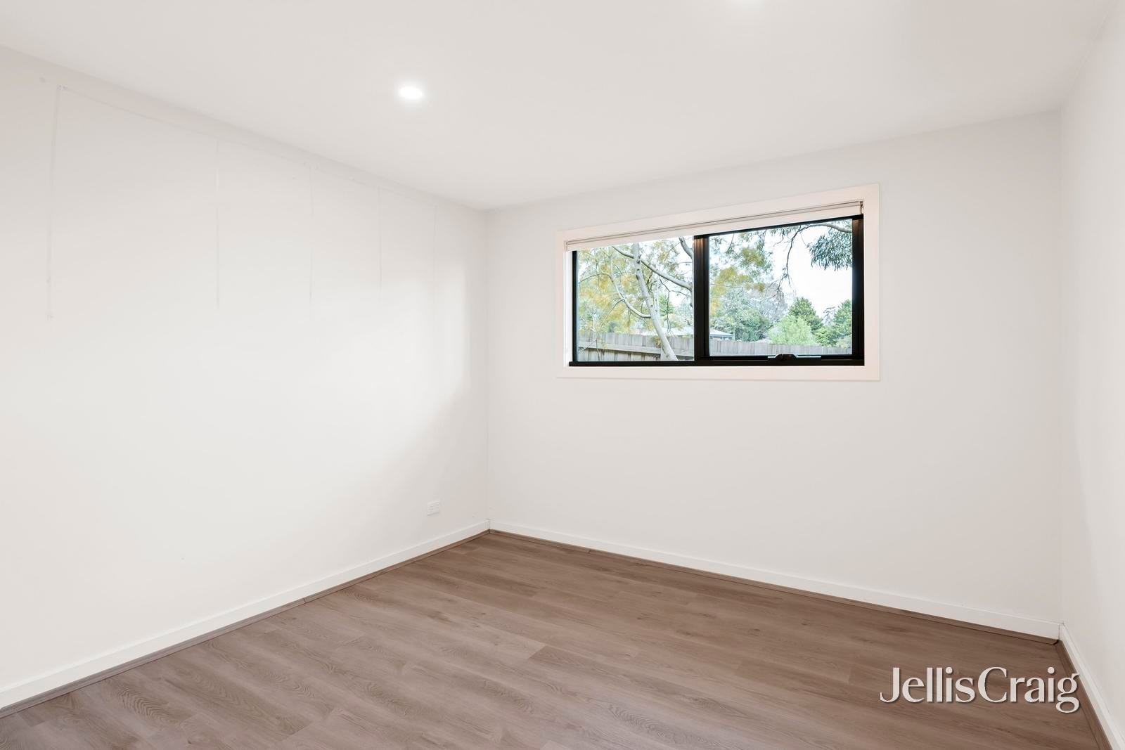 16a Ross Pincott Drive, Mooroolbark image 9